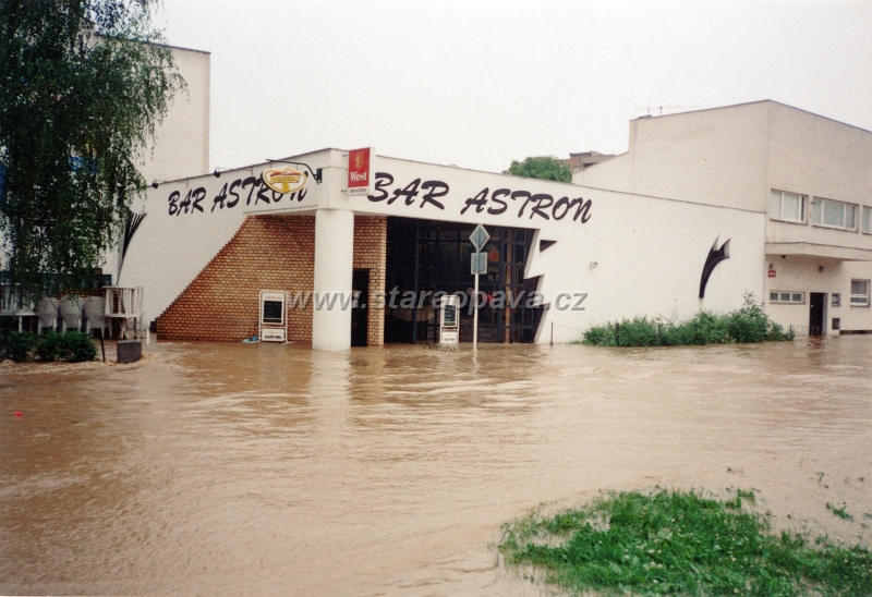 1997 (18).jpg - Povodně 1997 - Ulice E.Beneše